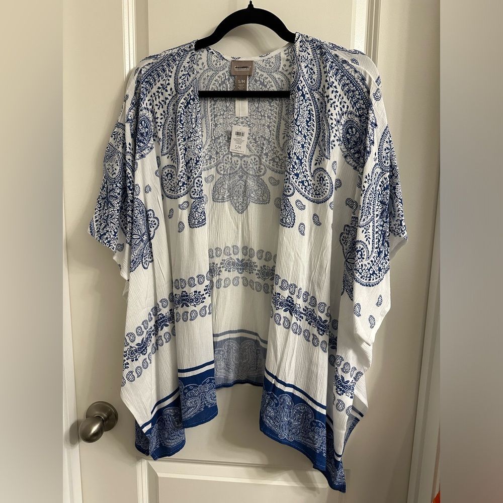 Chico’s Embellished Ruana Covering Size Small Cover Up Color White/Blue